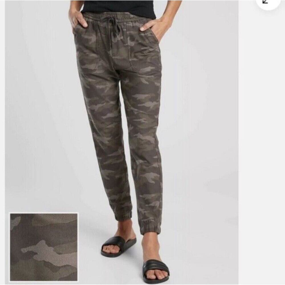 Athleta Olive Green Camo Farallon Jogger Pants Drawstring #535275 Women’s Size 2